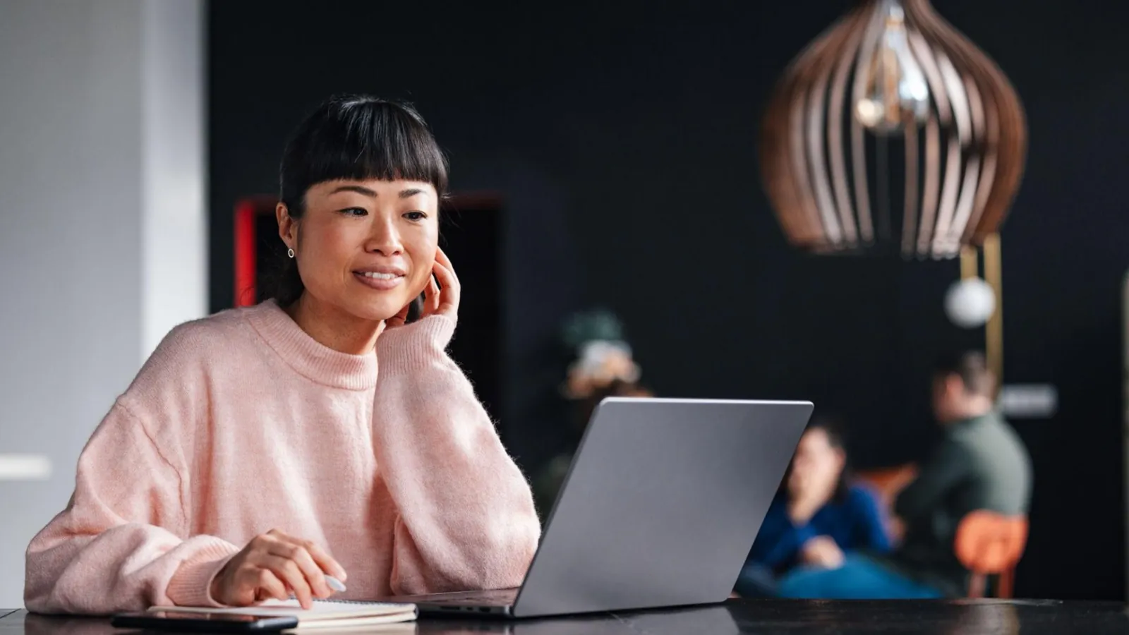 The Hidden Value of Having a Dedicated Desk vs Working from Home