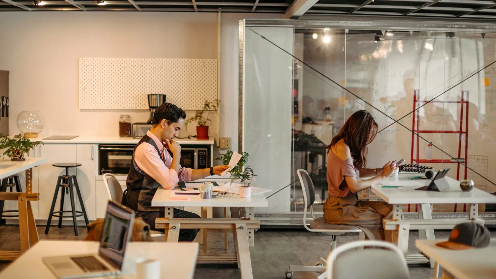 Top Features to Look for in a Premium Co-working Space